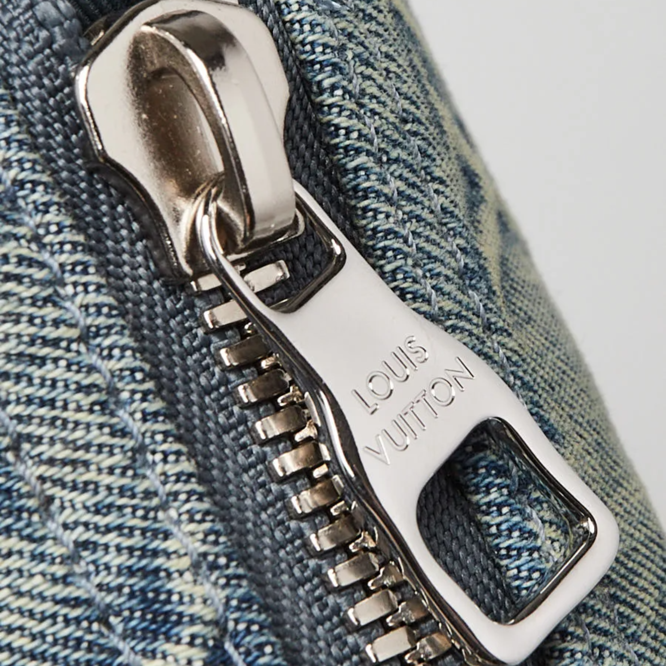 Louis Vuitton Keepall Bandoulière 25 Washed Denim Duffle Bag - Blue