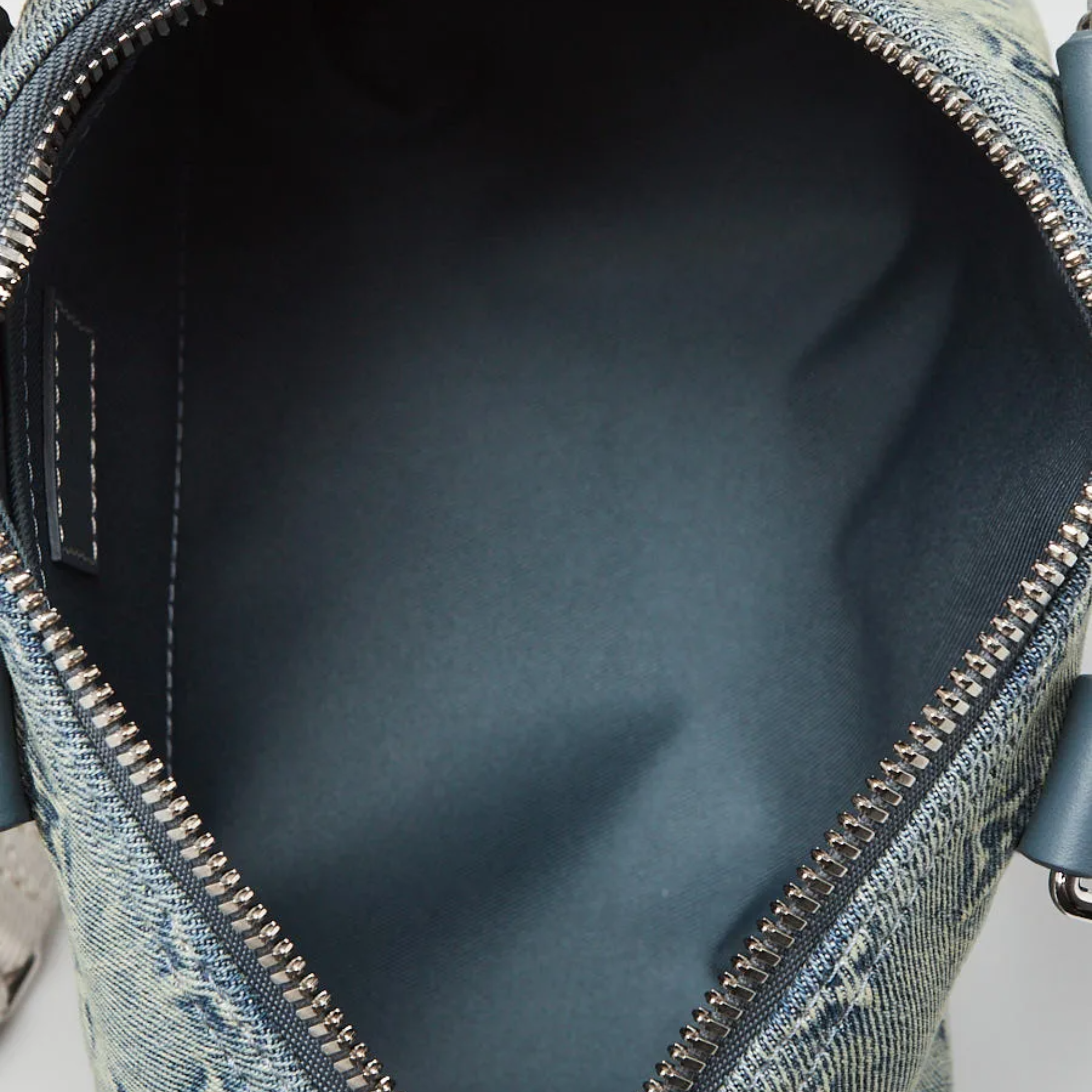 Louis Vuitton Keepall Bandoulière 25 Washed Denim Duffle Bag - Blue