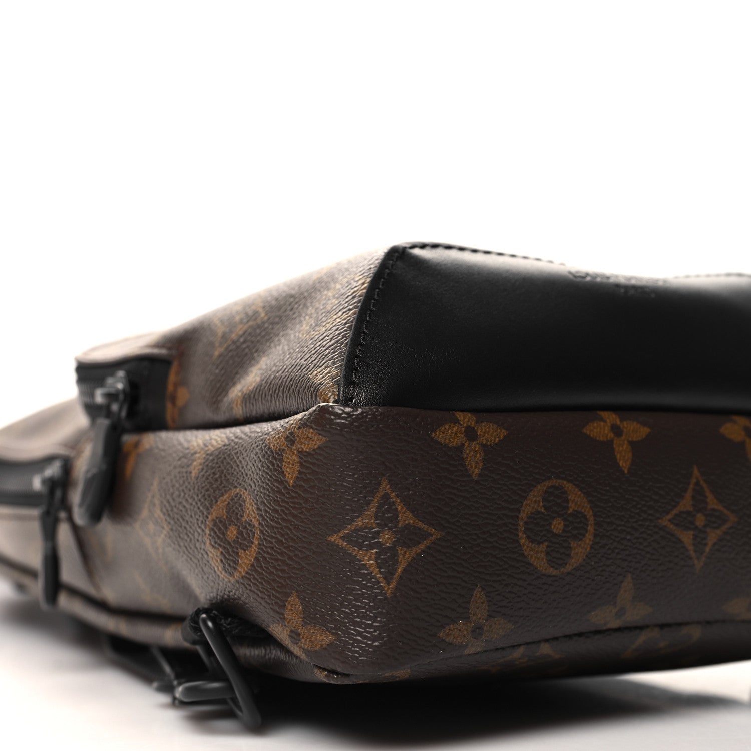 Louis Vuitton Macassar Monogram Canvas Avenue Slingbag Crossbody - Brown