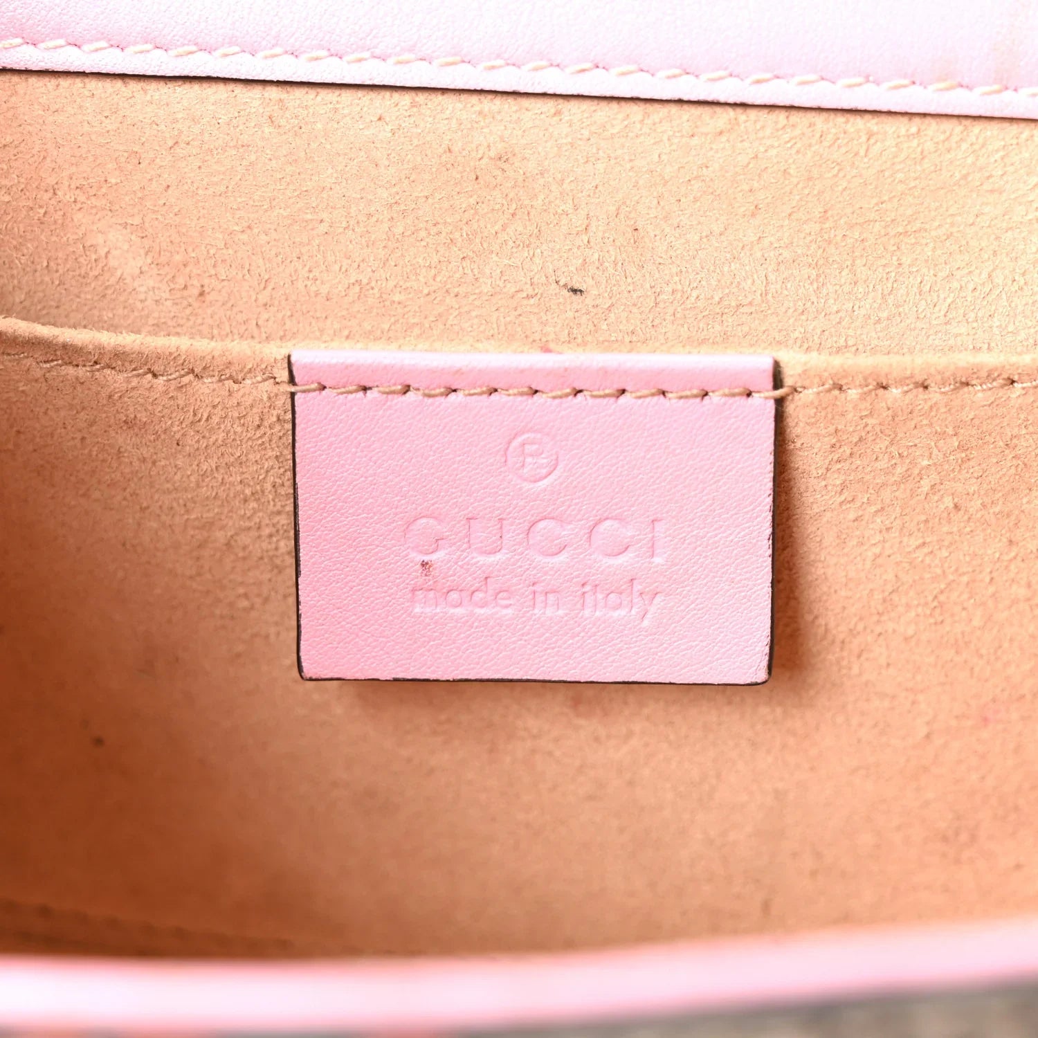 Gucci Padlock Strawberry Small Shoulder Bag – Beige