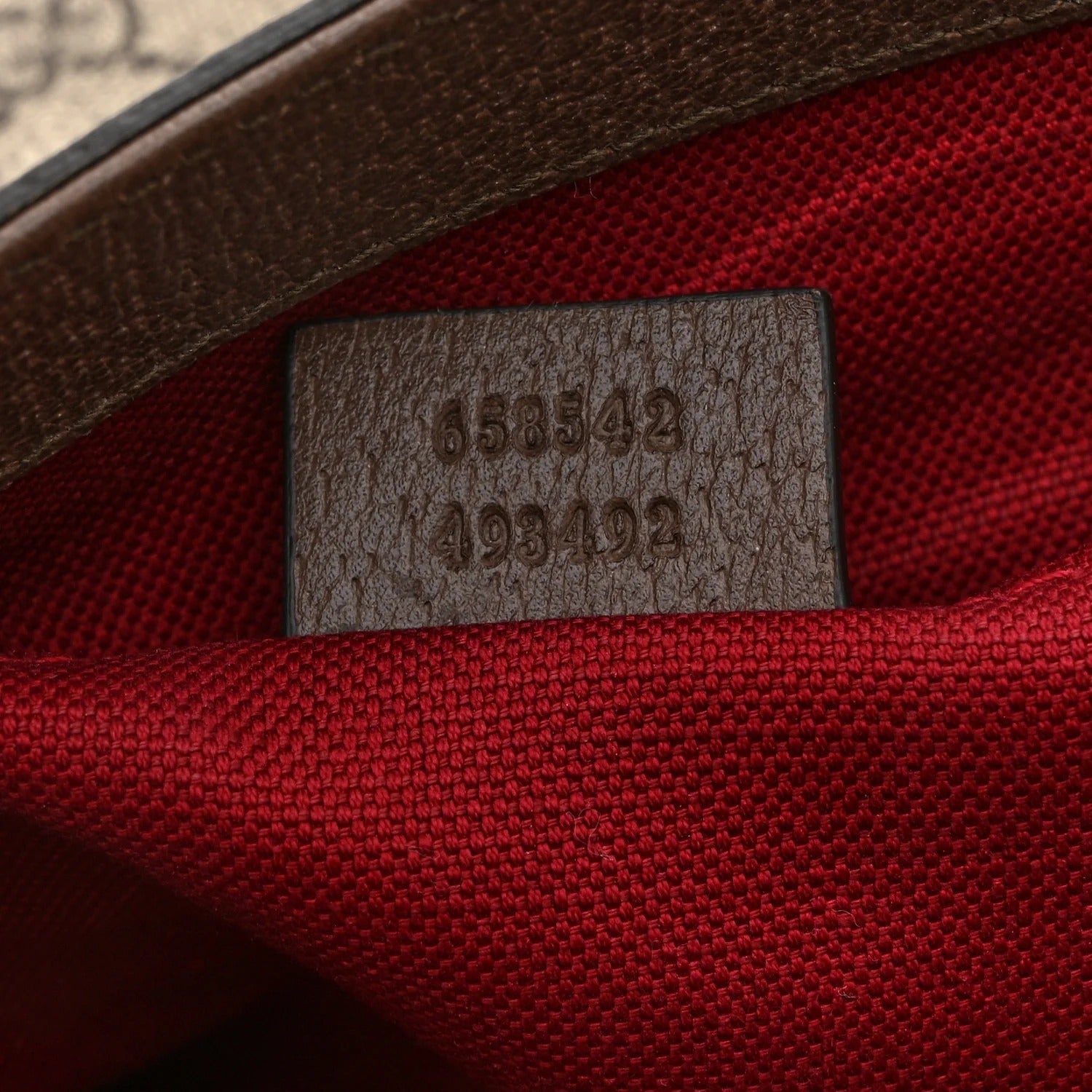 Gucci GG Supreme Messenger Bag – Beige