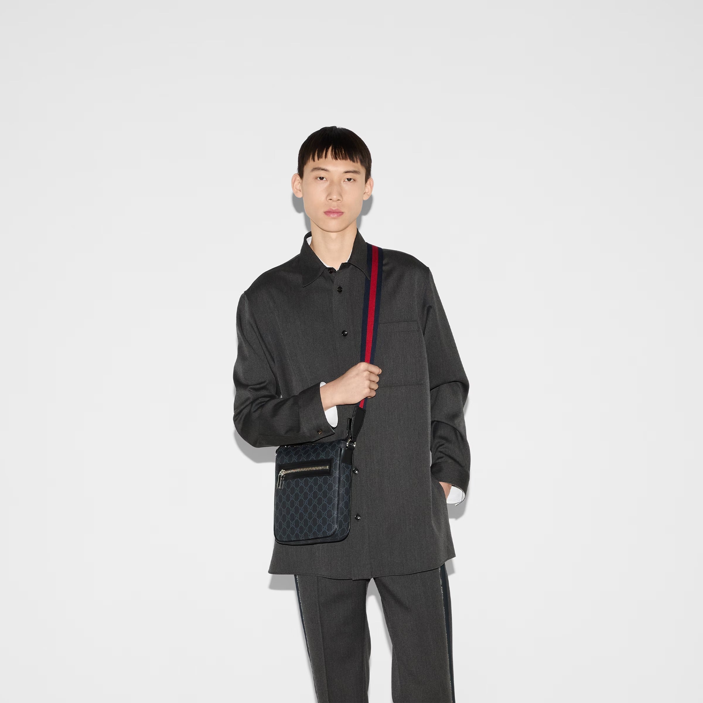 Gucci GG Black Small Messenger Bag – Black