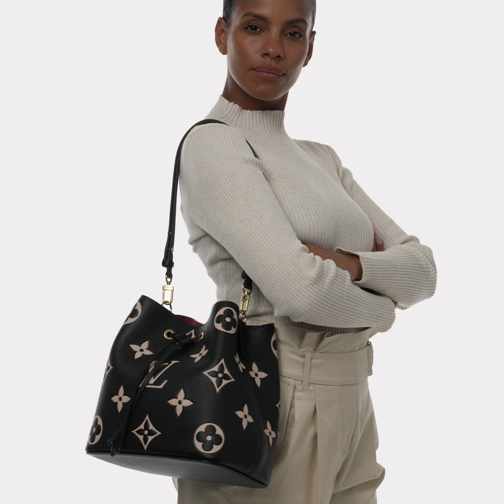 Louis Vuitton Monogram Empreinte Giant Néonoé MM Bucket Bag - Black