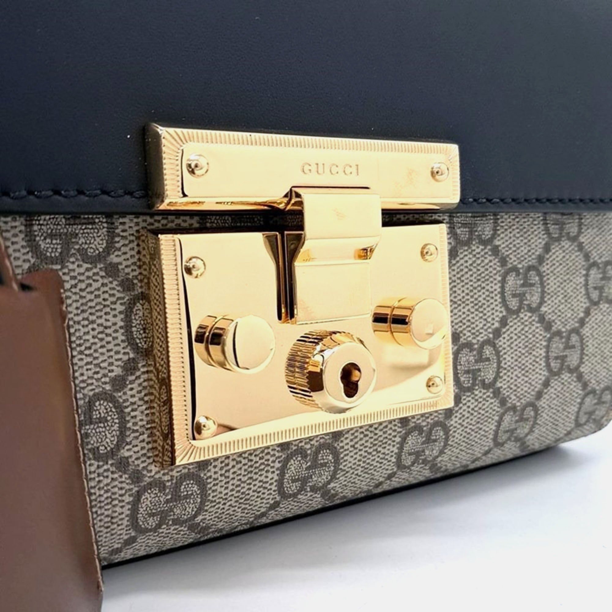 Gucci GG Padlock Crossbody Shoulder Bag – Black