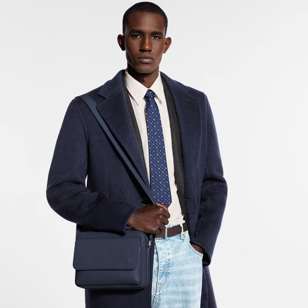 Louis Vuitton Boarding Messenger Bag – Navy Blue