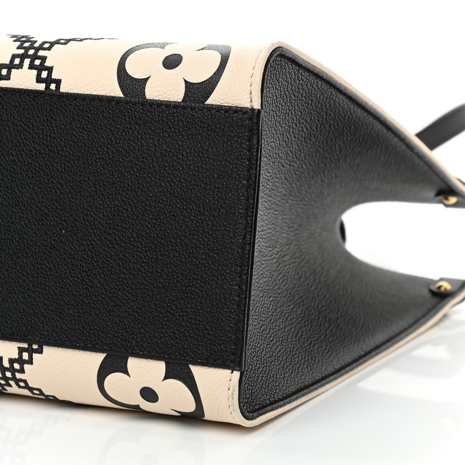 Louis Vuitton Empreinte Monogram Giant Broderies OnTheGo MM Tote Bag - White