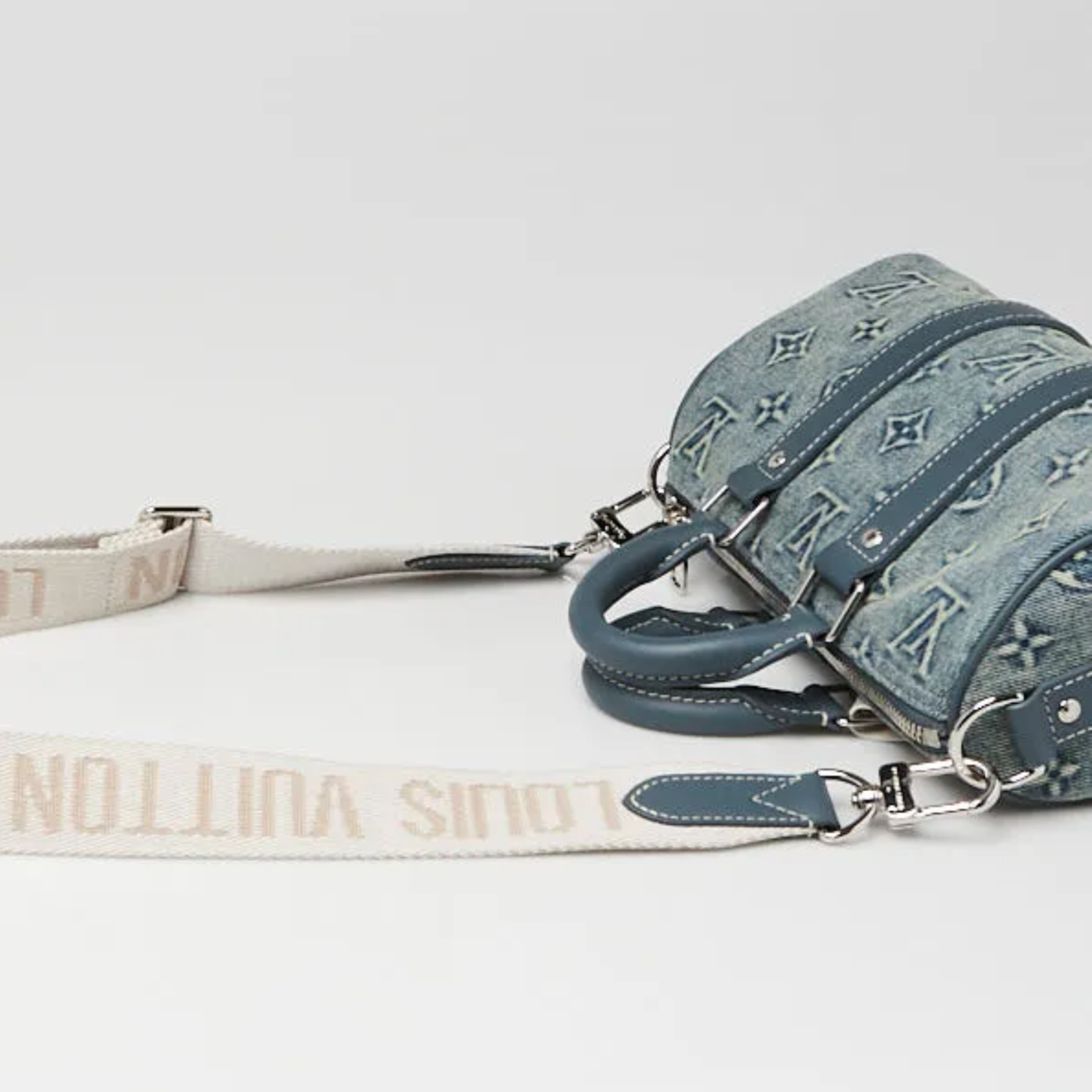 Louis Vuitton Keepall Bandoulière 25 Washed Denim Duffle Bag - Blue