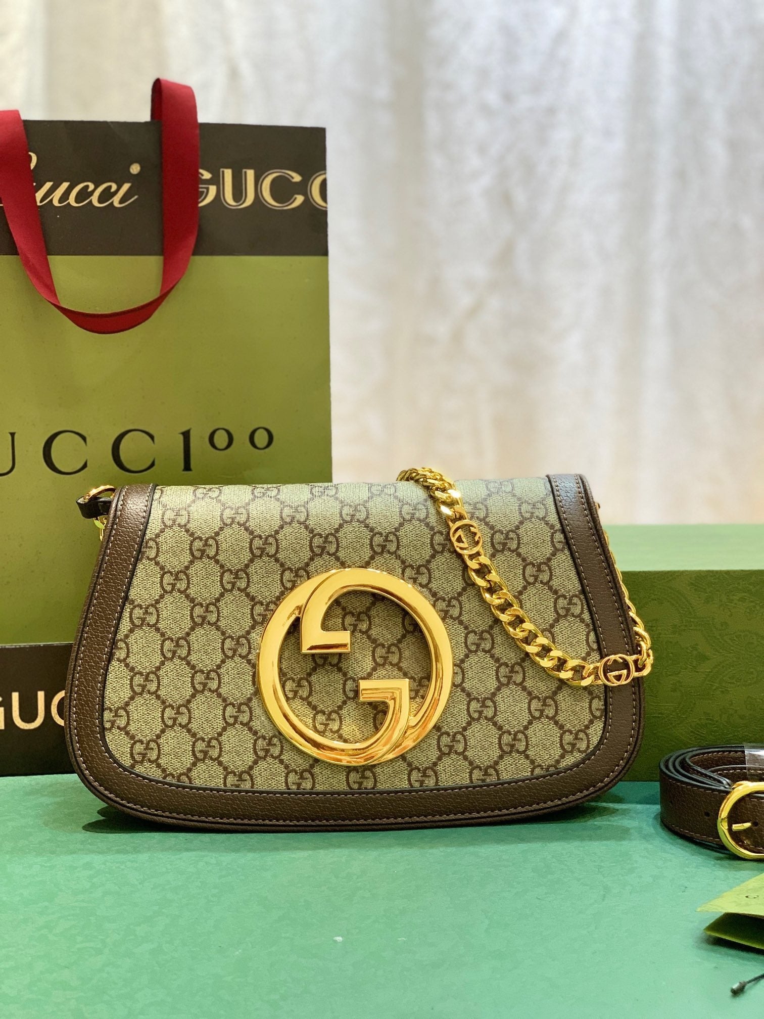 Gucci Blondie Shoulder Bag – Beige