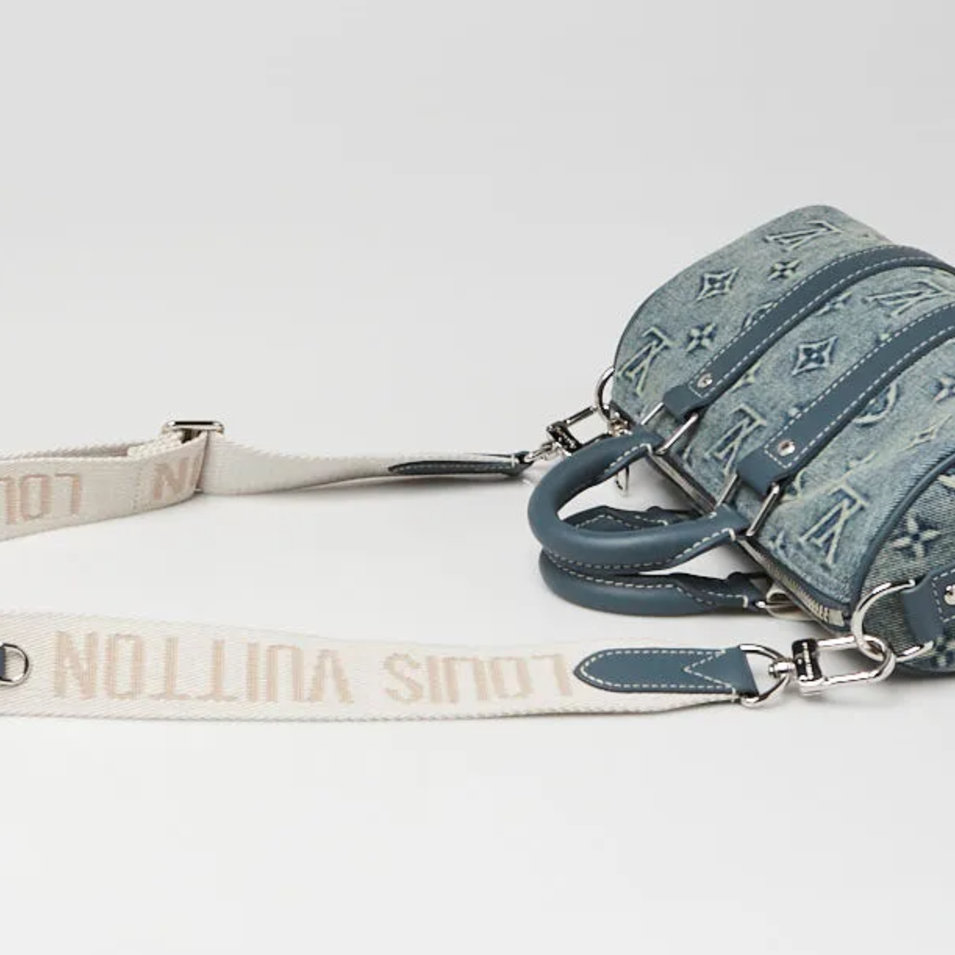 Louis Vuitton Keepall Bandoulière 25 Washed Denim Duffle Bag - Blue