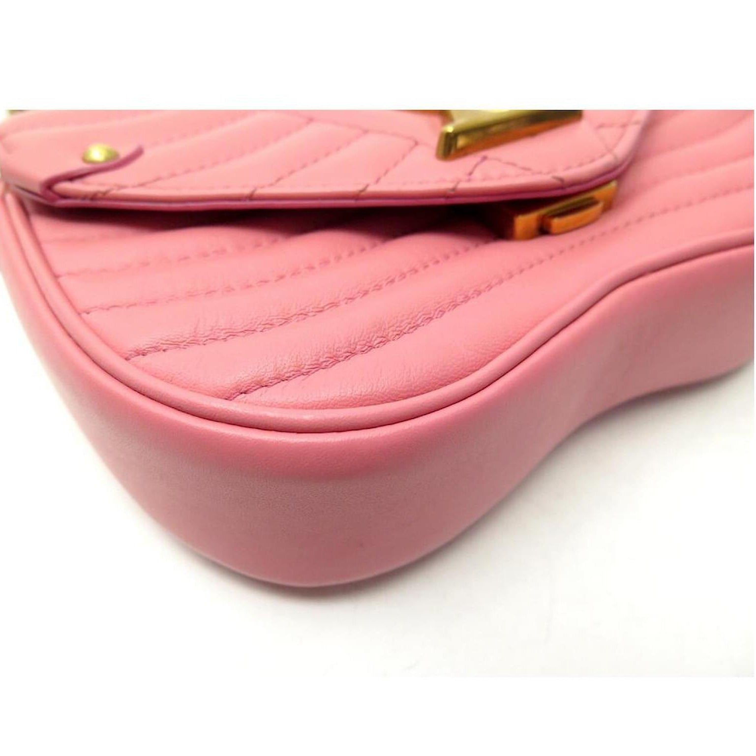 Louis Vuitton New Wave Chain Bandouliere Crossbody Bag - Pink