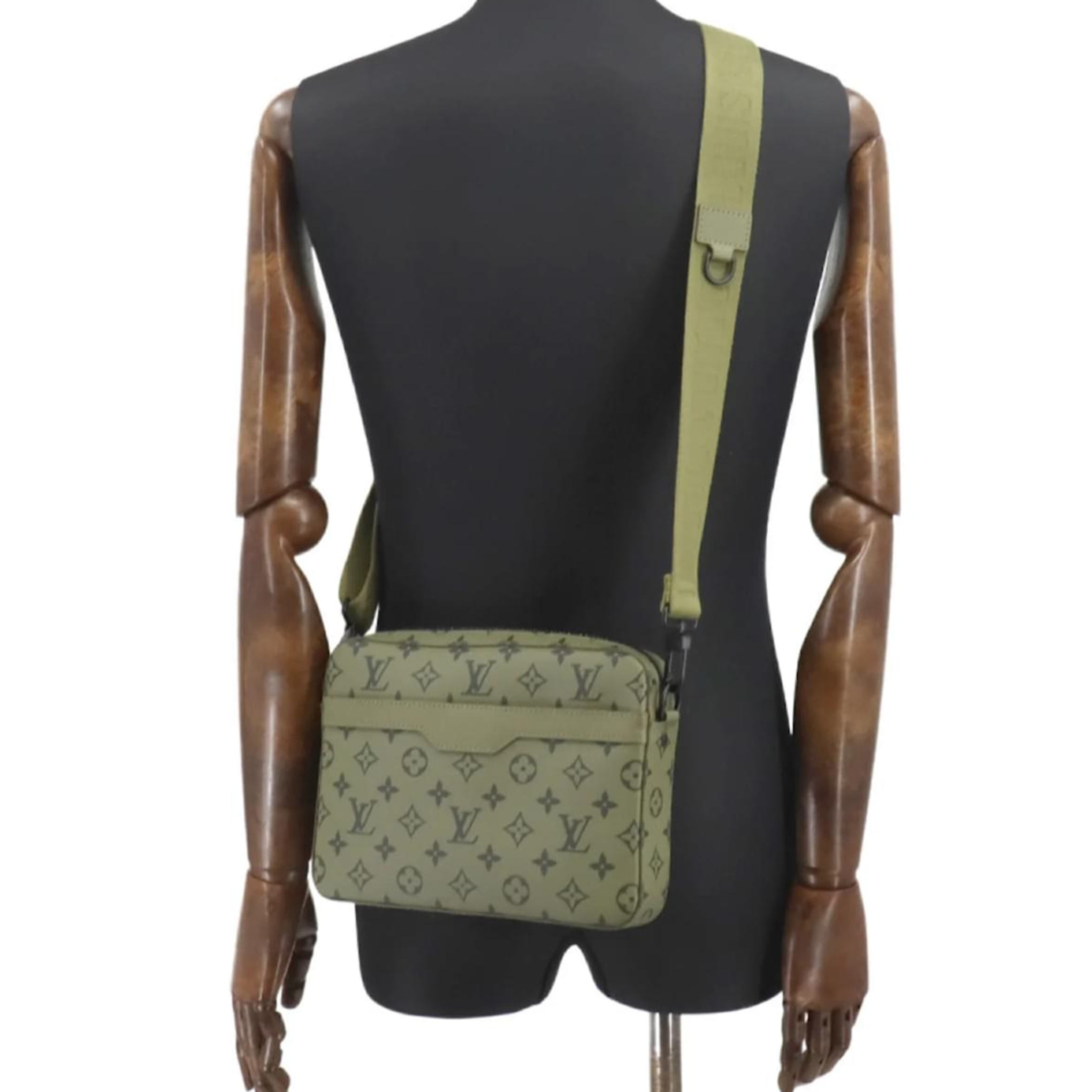 Louis Vuittonv Trio Messenger Shoulder Bag - Green