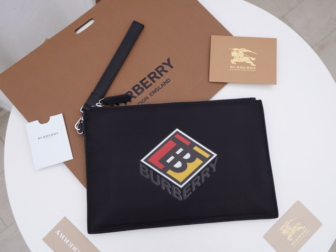 Gucci Burberry Logo Print Leather Clutch Pouch – Black