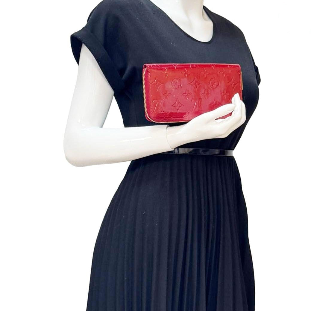 Louis Vuitton Vernis Zippy Wallet - Red