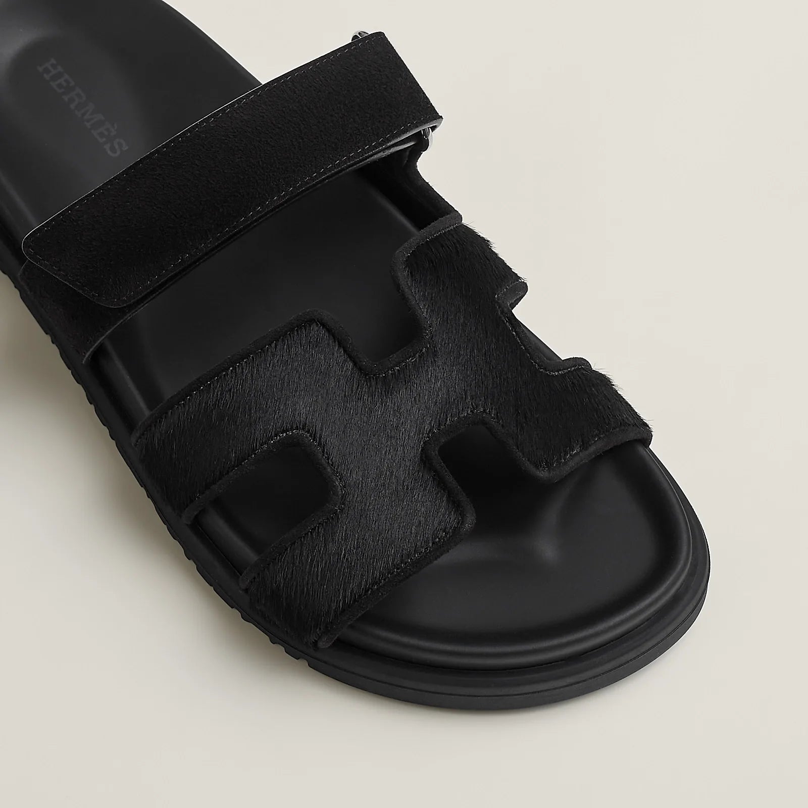 Hermes Chypre Suede Sandals - Noir