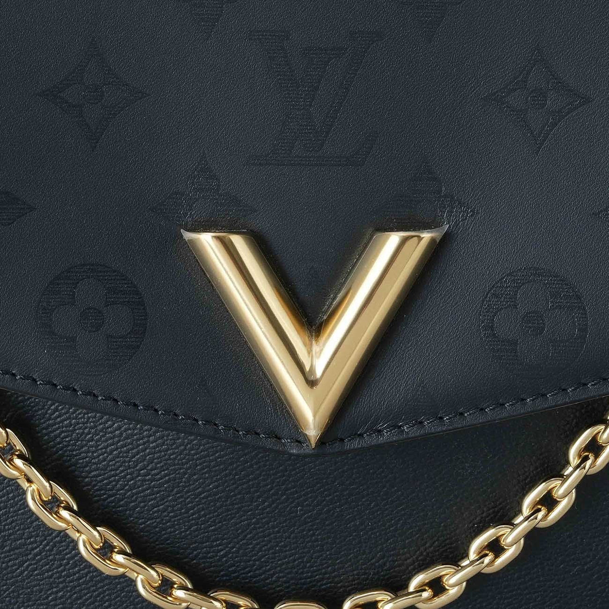 Louis Vuitton Calfskin Monogram Very Messenger Handbag - Black