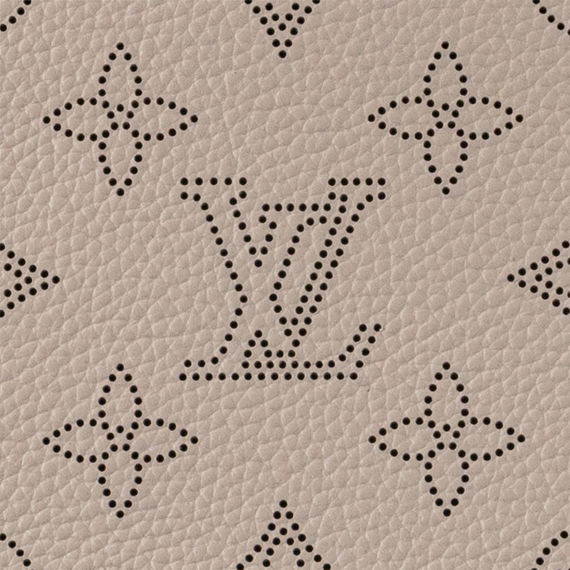 Louis Vuitton Beaubourg Hobo MM - Galet Gray