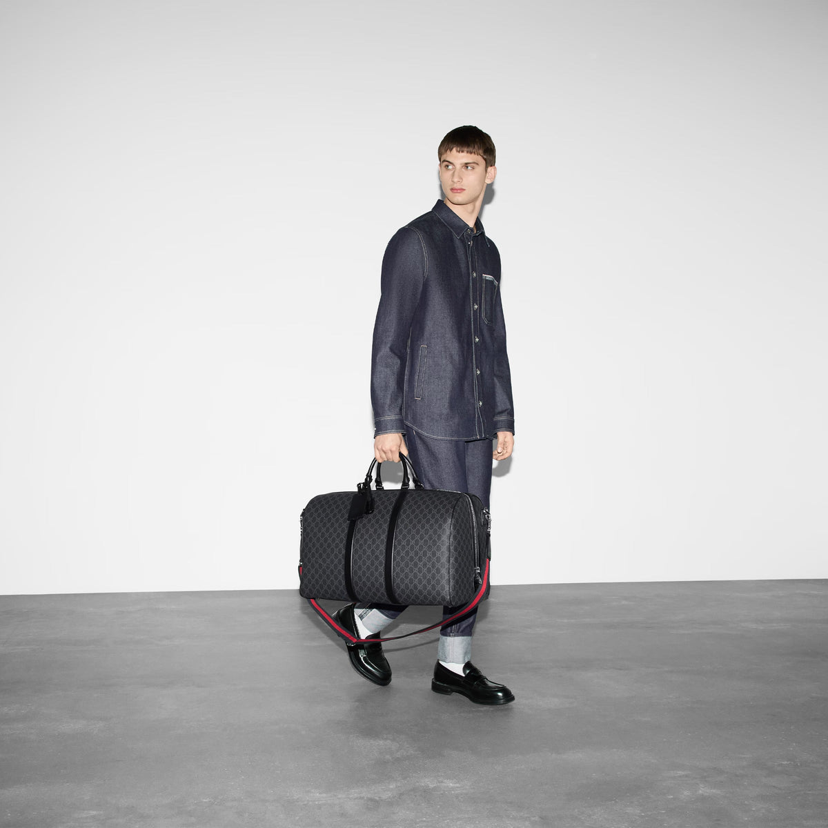 Gucci GG Supreme Canvas Large Duffle Bag – Black