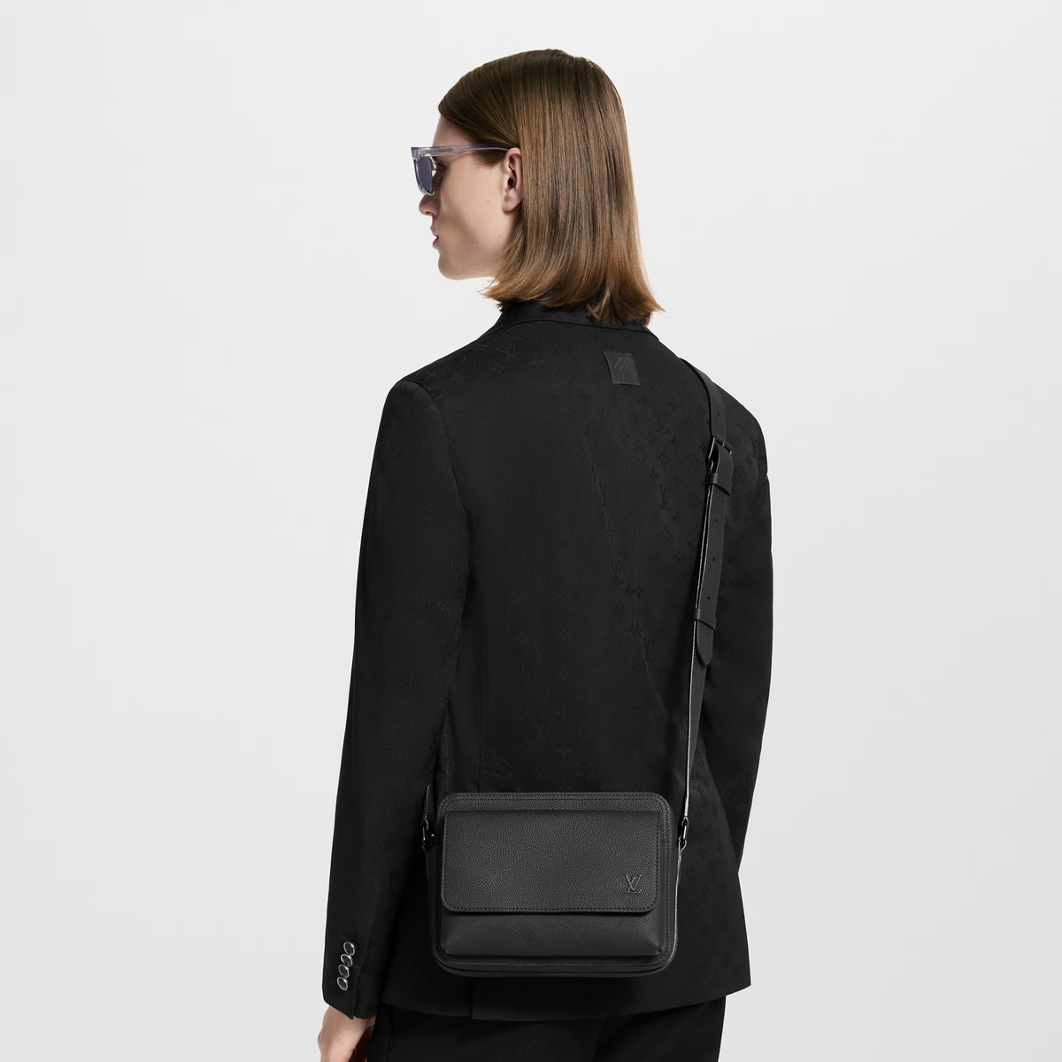 Louis Vuitton Boarding Messenger Bag – Black