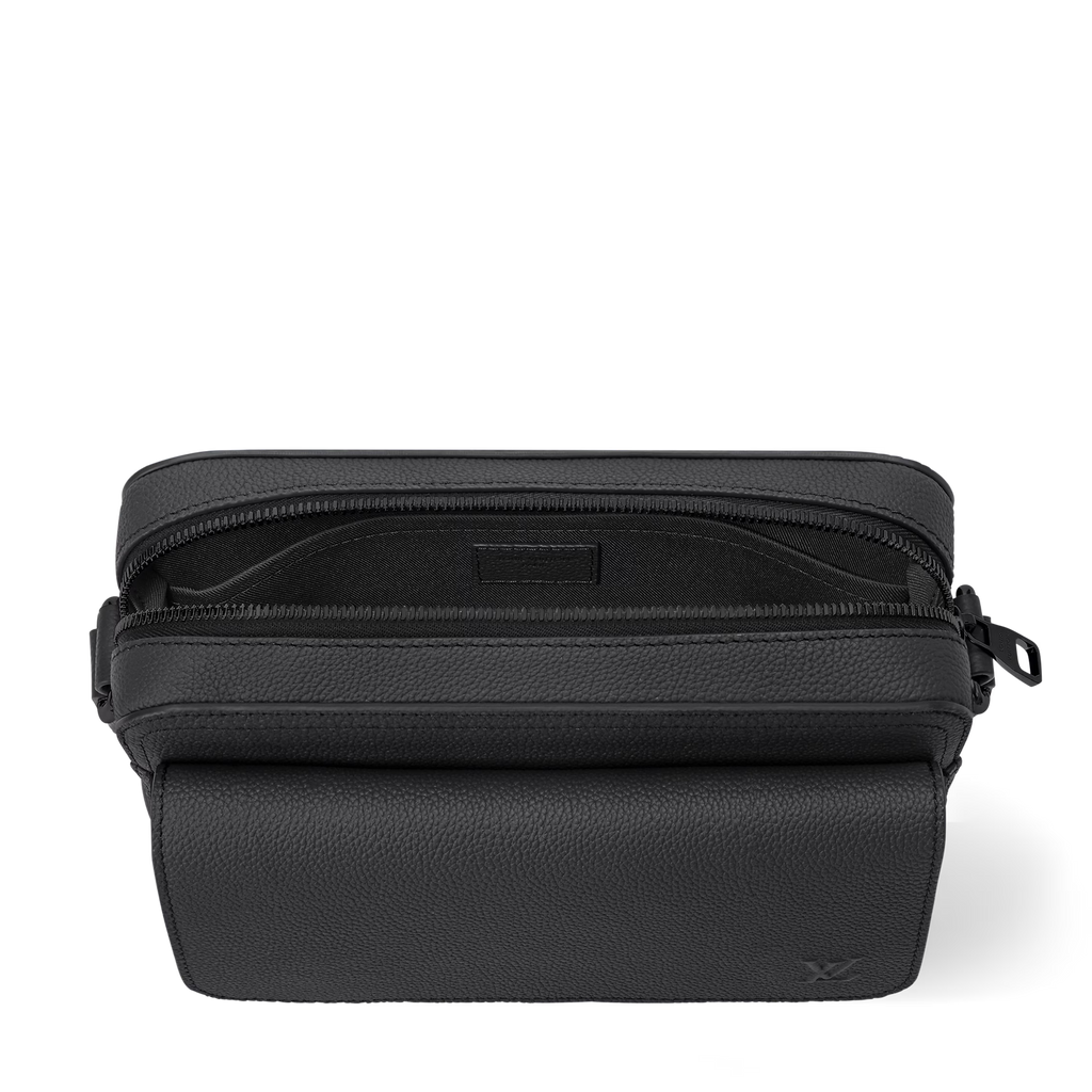 Louis Vuitton Boarding Messenger Bag – Black