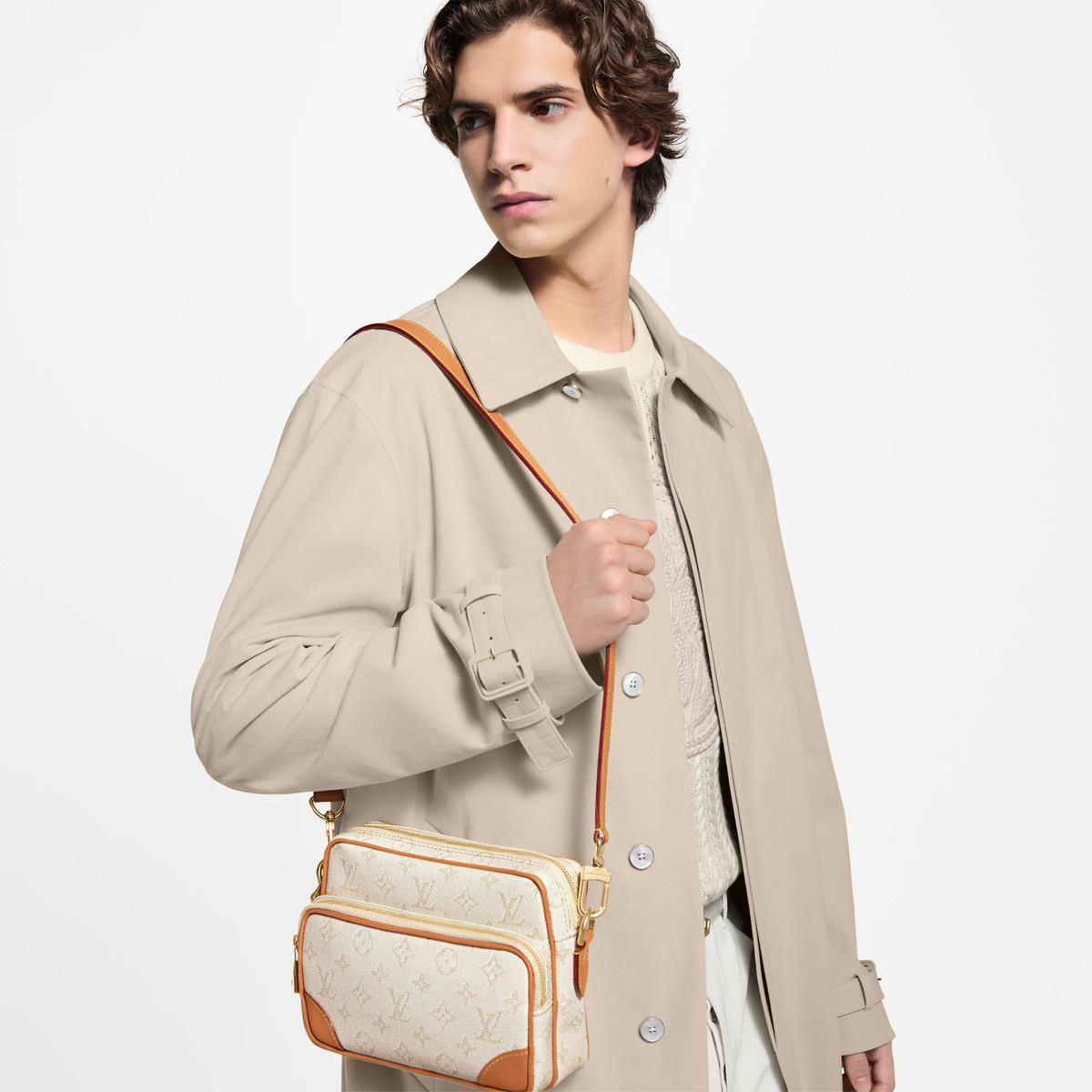Louis Vuitton Nil Crossbody Bag – Off-White